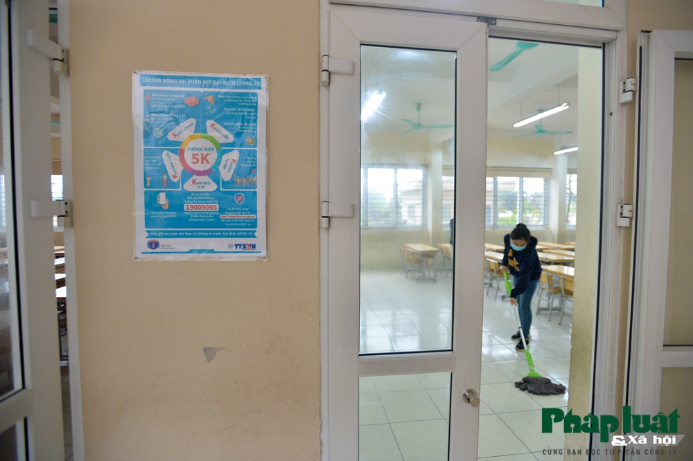 Trường Tiểu học Xuân Phương hoàn thành tổng khử khuẩn đón học sinh trở lại sau cách ly Trường Tiểu học Xuân Phương hoàn thành tổng khử khuẩn đón học sinh trở lại sau cách ly