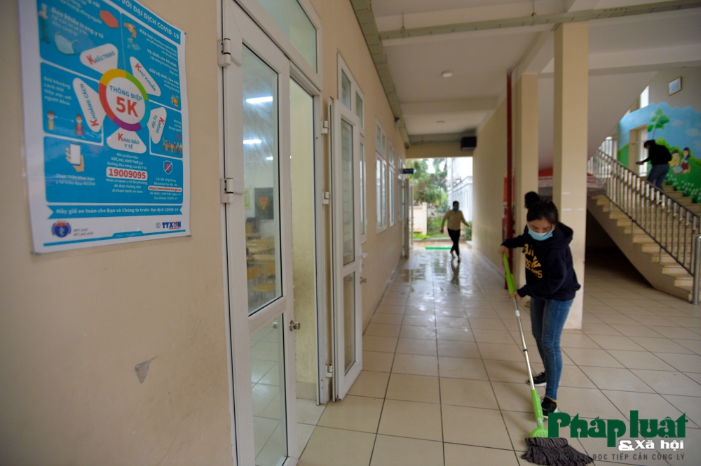 Trường Tiểu học Xuân Phương hoàn thành tổng khử khuẩn đón học sinh trở lại sau cách ly Trường Tiểu học Xuân Phương hoàn thành tổng khử khuẩn đón học sinh trở lại sau cách ly
