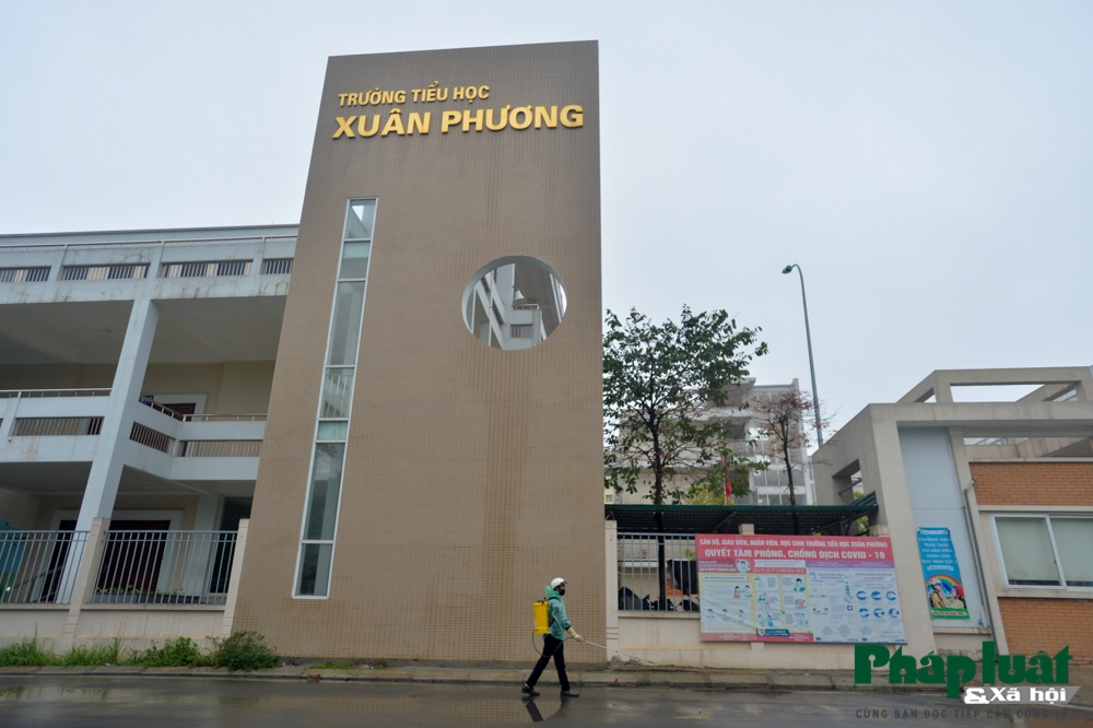 Trường Tiểu học Xuân Phương hoàn thành tổng khử khuẩn đón học sinh trở lại sau cách ly Trường Tiểu học Xuân Phương hoàn thành tổng khử khuẩn đón học sinh trở lại sau cách ly