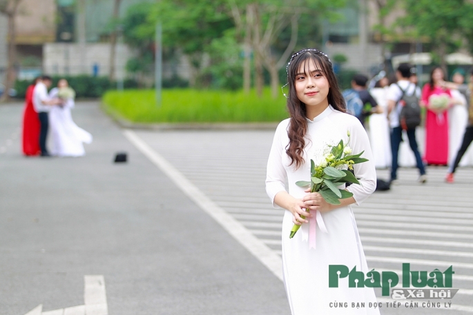 Nữ sinh trường Amsterdam rạng rỡ trong ngày hội áo dài nu sinh truo ng ams ra ng ro trong nga y ho i a o da i