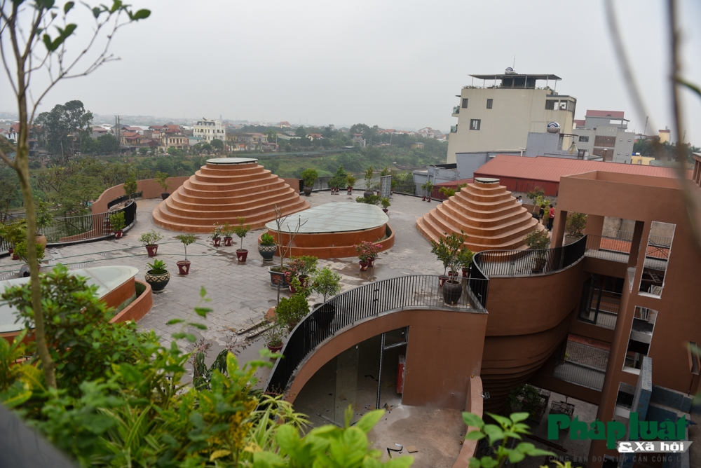 Khám phá nhà gốm trăm tỷ tại Bát Tràng Khám phá nhà gốm trăm tỷ tại Bát Tràng