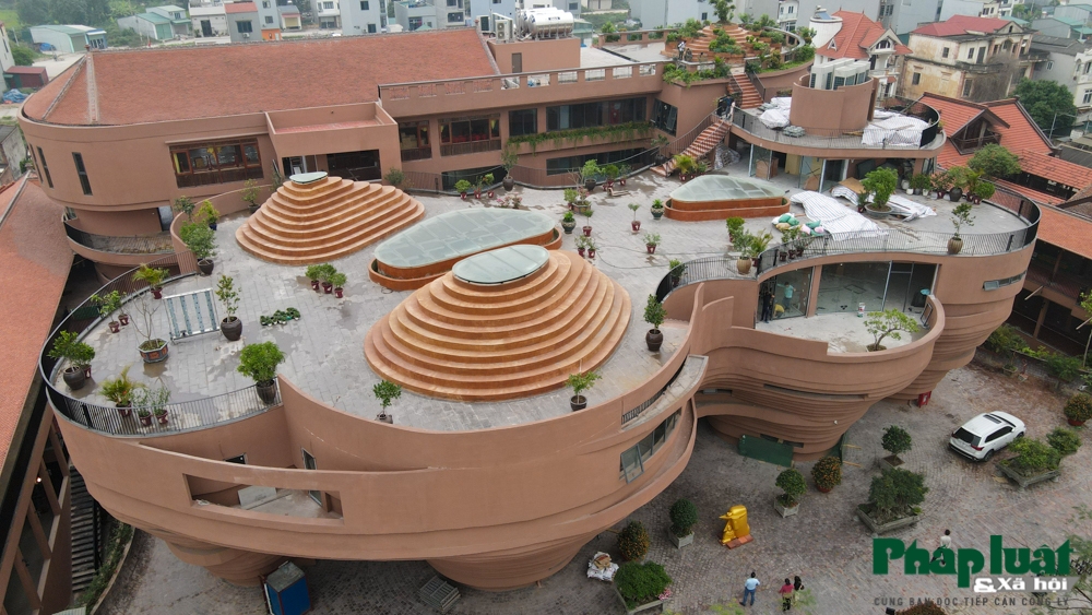 Khám phá nhà gốm trăm tỷ tại Bát Tràng Khám phá nhà gốm trăm tỷ tại Bát Tràng