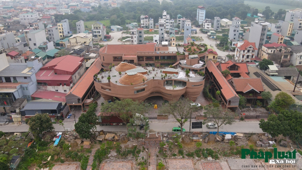 Khám phá nhà gốm trăm tỷ tại Bát Tràng Khám phá nhà gốm trăm tỷ tại Bát Tràng