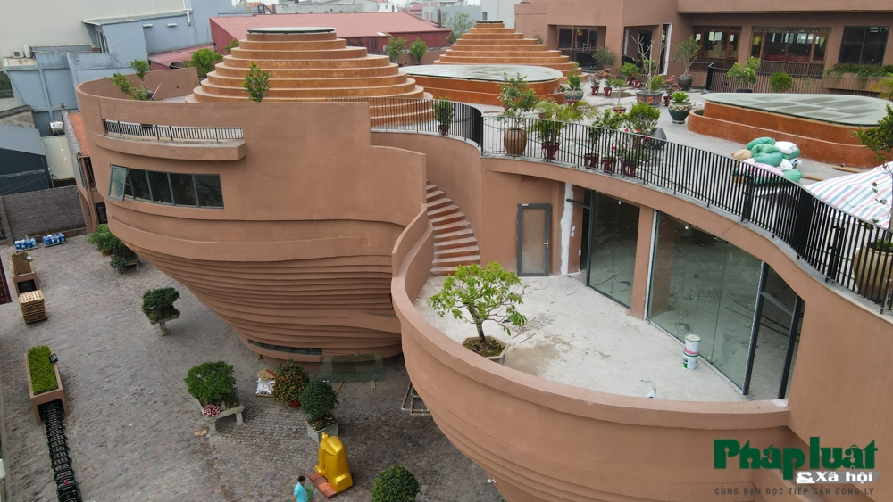 Khám phá nhà gốm trăm tỷ tại Bát Tràng Khám phá nhà gốm trăm tỷ tại Bát Tràng