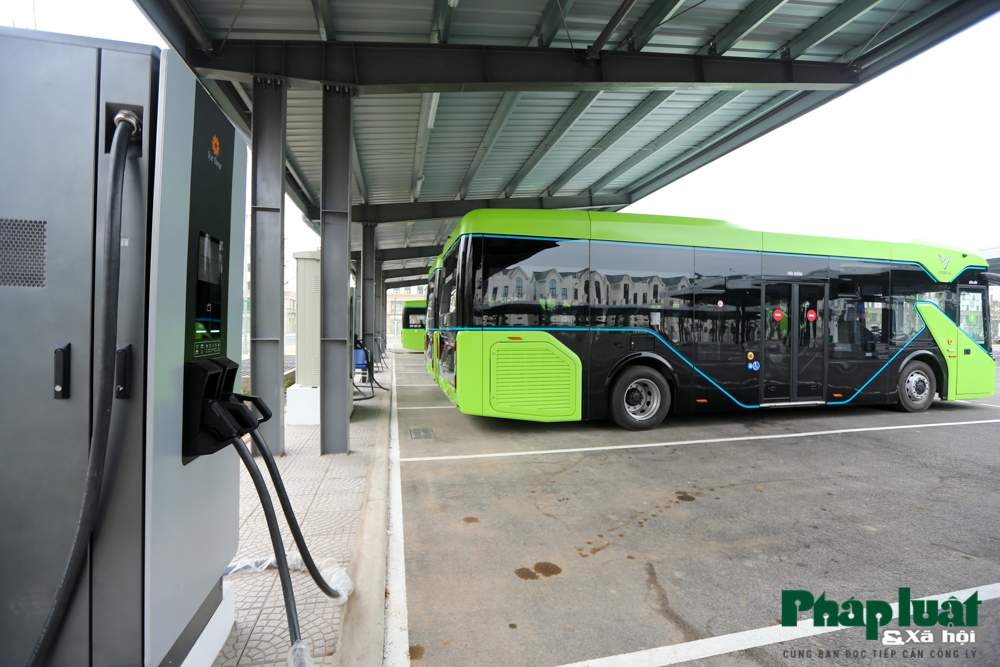 Chính thức chạy thử xe buýt điện đầu tiên tại Việt Nam