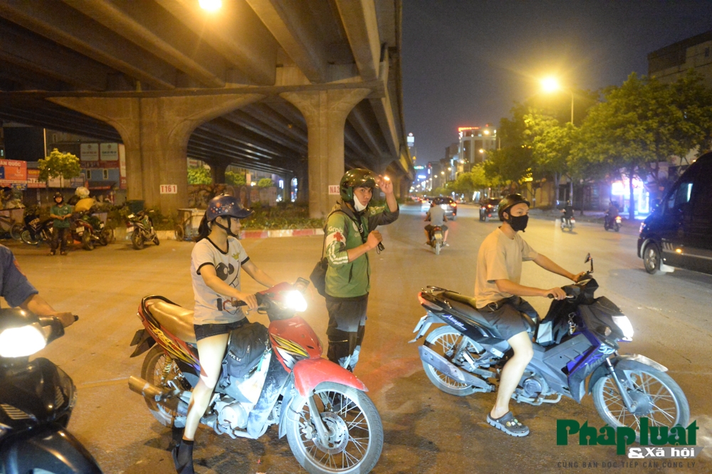 nhung thien than ao xanh cap cuu nguoi tai nan giao thong tai ha noi