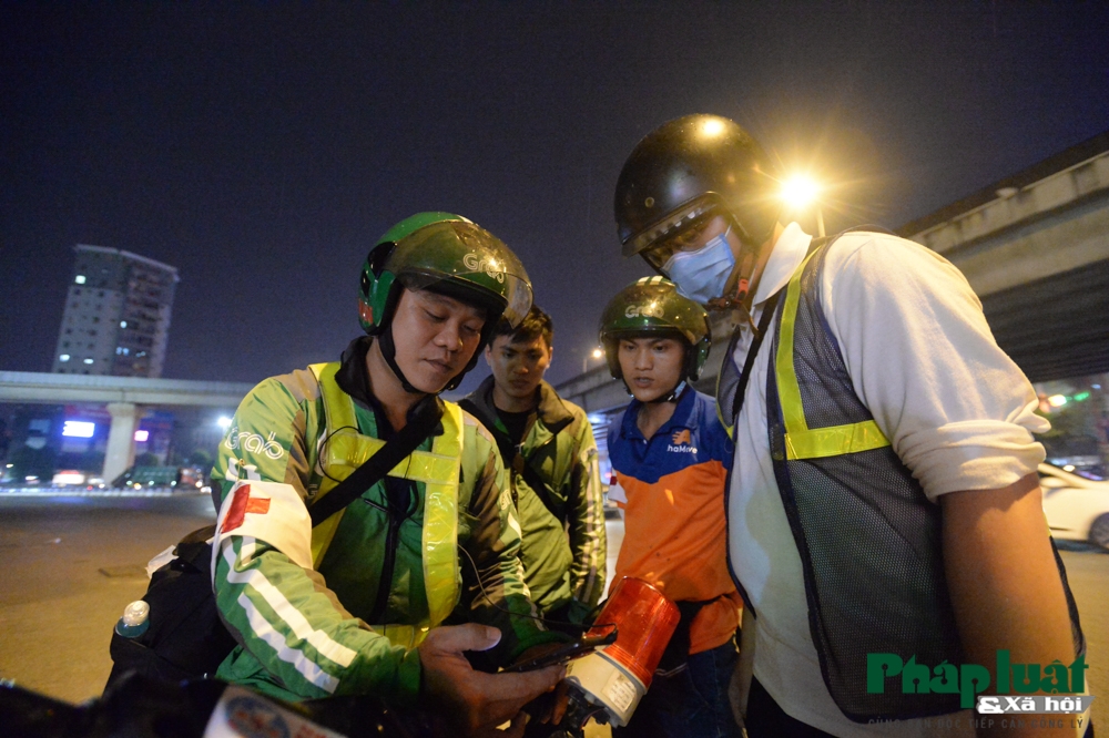 nhung thien than ao xanh cap cuu nguoi tai nan giao thong tai ha noi