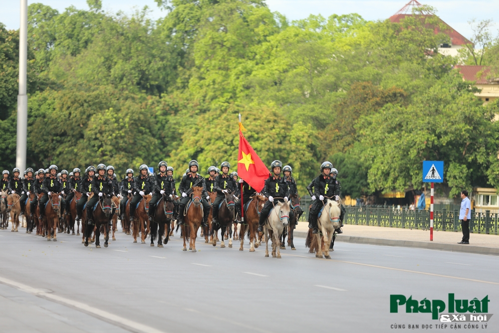 chiem nguong doi ky binh dau tien cua cong an viet nam