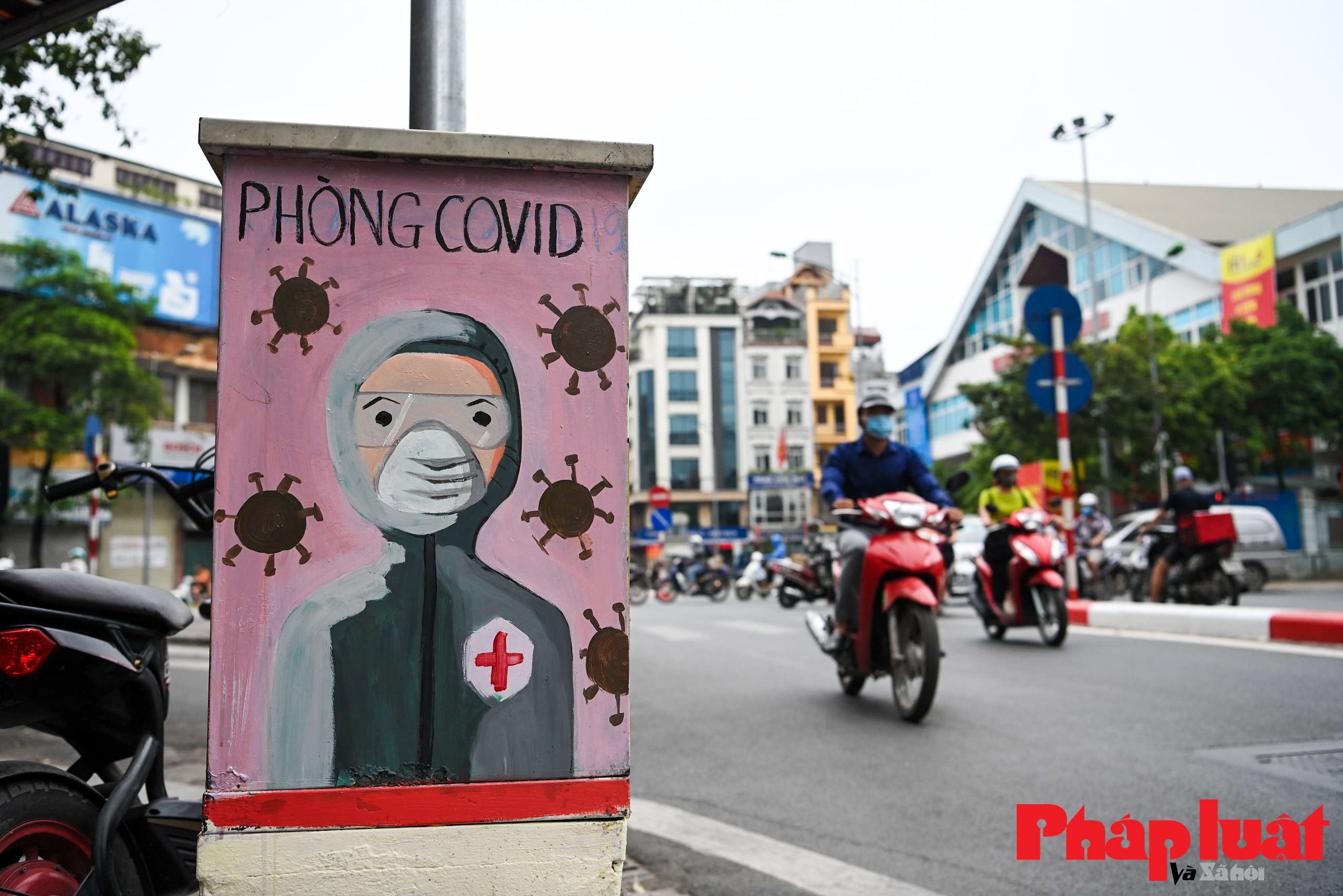 Bí mật đằng sau những bốt điện cổ động phòng chống COVID 19 tại Hà Nội
