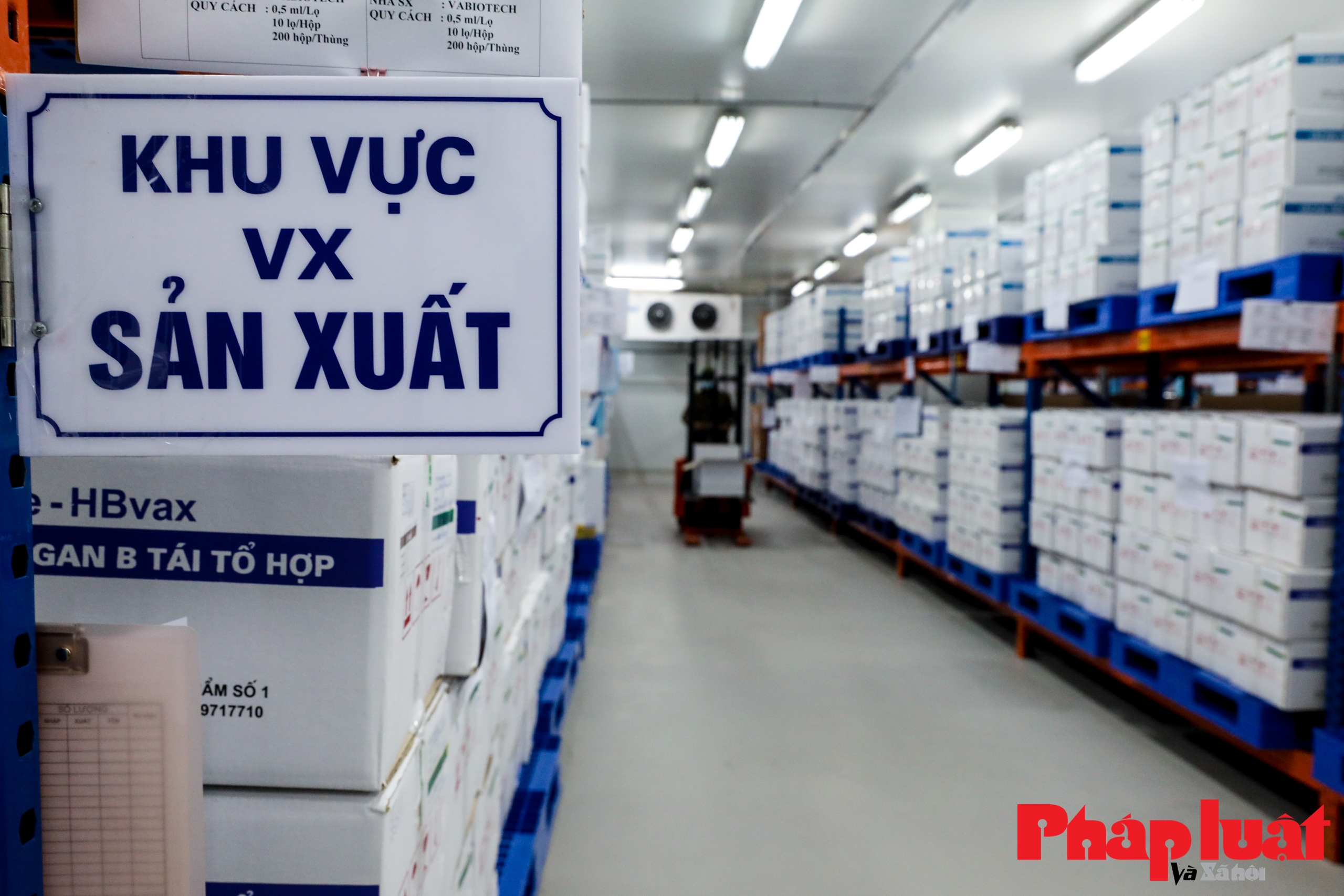 Cận cảnh quy trình đóng ống vaccine Sputnik V tại Việt Nam