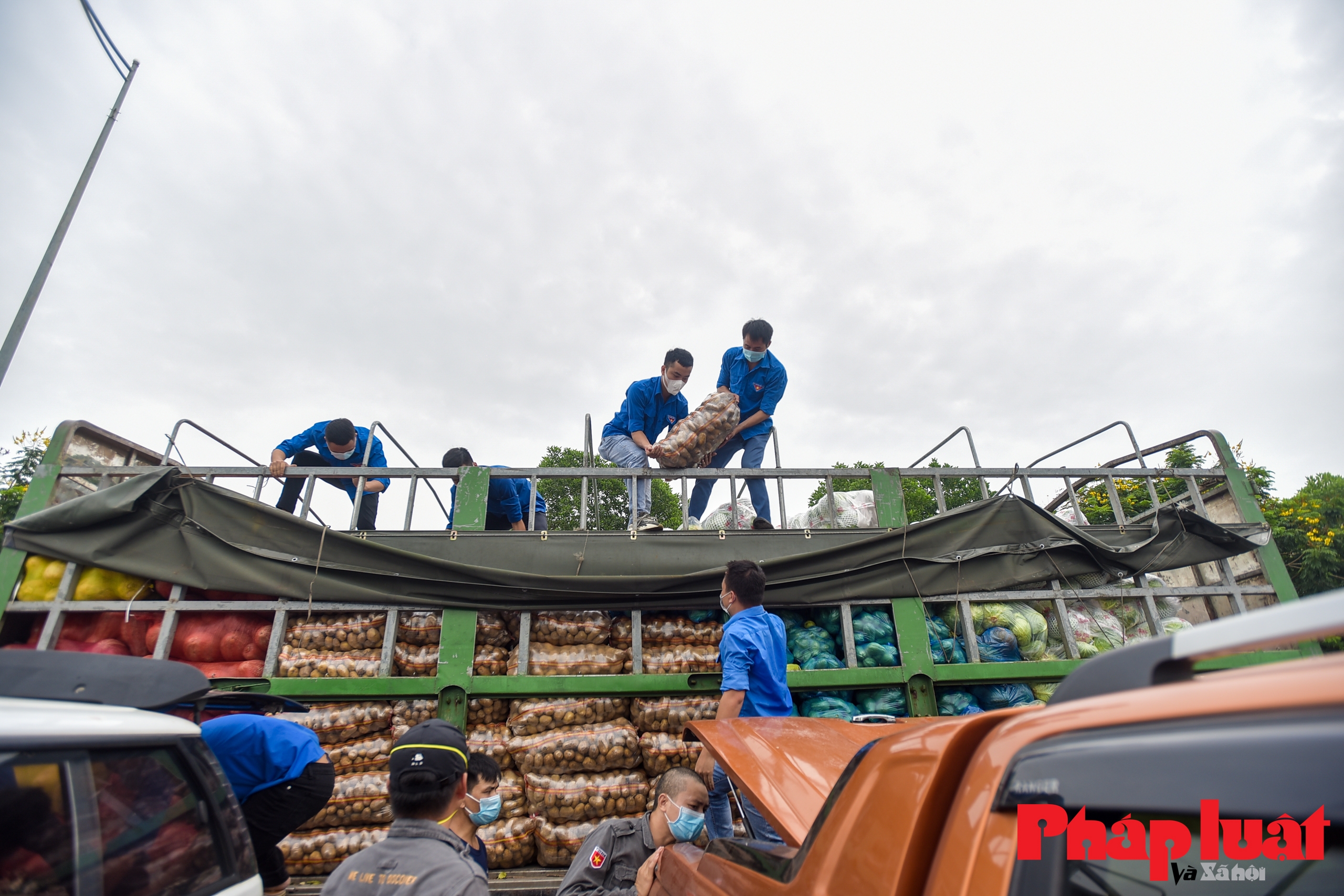 15 tấn rau củ Lào Cai dành tặng Nhân dân Thủ đô chống dịch