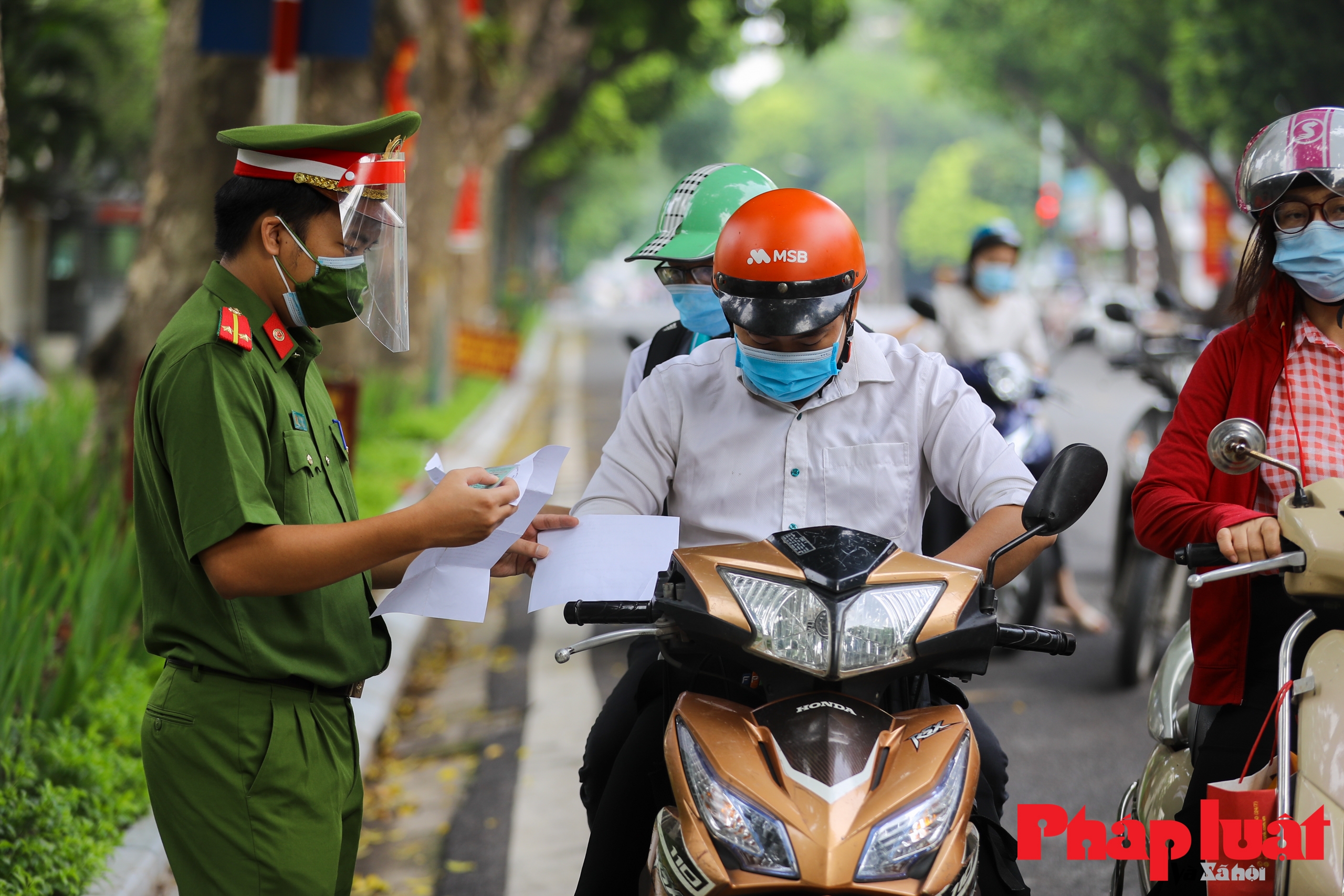 Ngày thứ hai, 6 Tổ liên ngành thực hiện kiểm soát chặt người ra đường không lý do