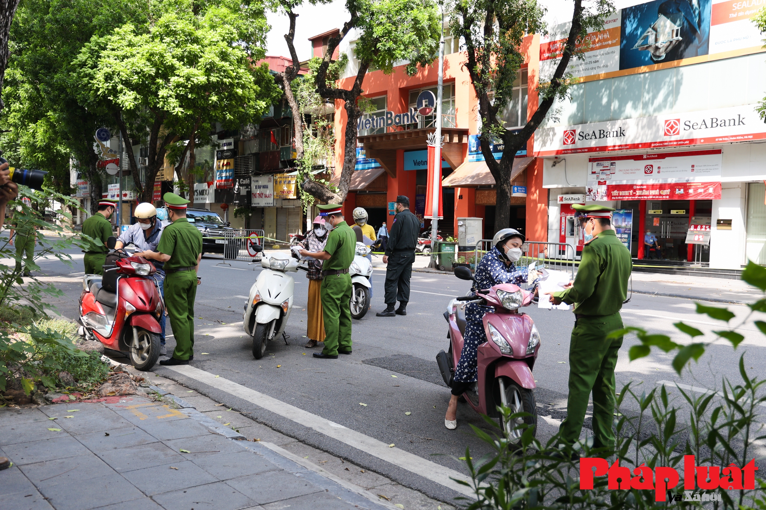 Những ly nước ngọt lành gửi tặng Tổ công tác đặc biệt phòng dịch tại Hà Nội