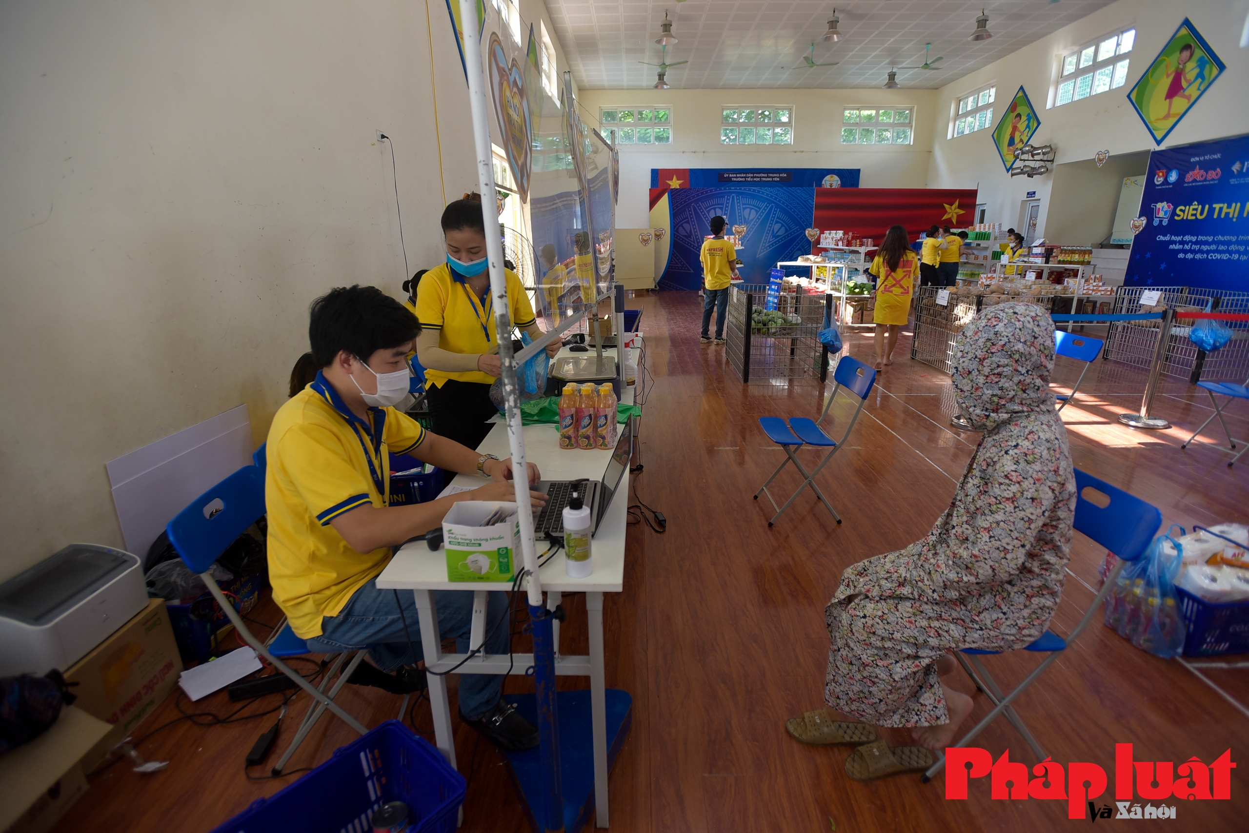 Siêu thị mini 0 đồng đã hỗ trợ hơn 10.000 người khó khăn tại Hà Nội