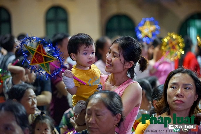 tet trung thu y nghia danh cho cac benh nhan nhi tai benh vien xanh pon