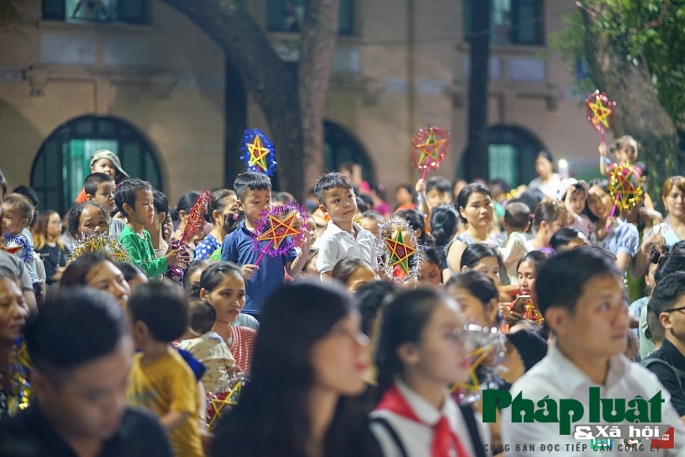 tet trung thu y nghia danh cho cac benh nhan nhi tai benh vien xanh pon