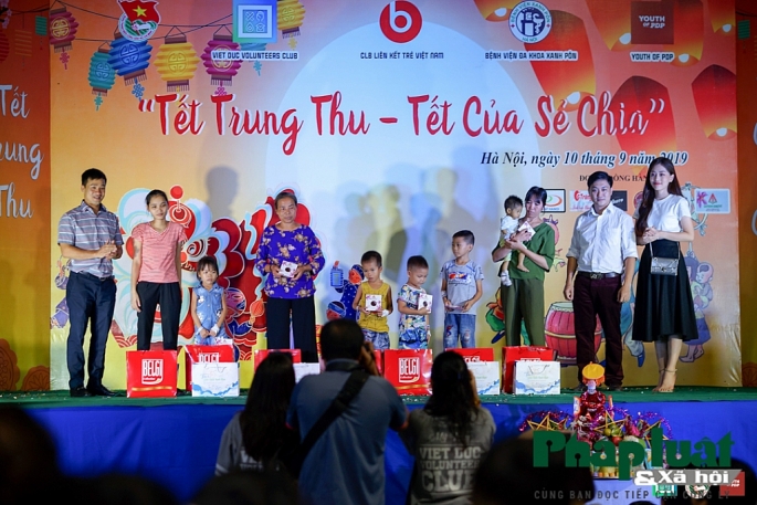 tet trung thu y nghia danh cho cac benh nhan nhi tai benh vien xanh pon