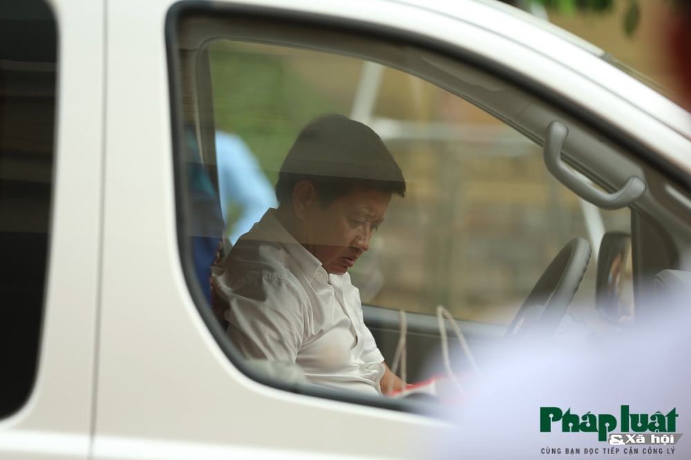 ong doan ngoc hai tu minh lai xe tu nam ra bac dua nguoi ngheo ve nha mien phi