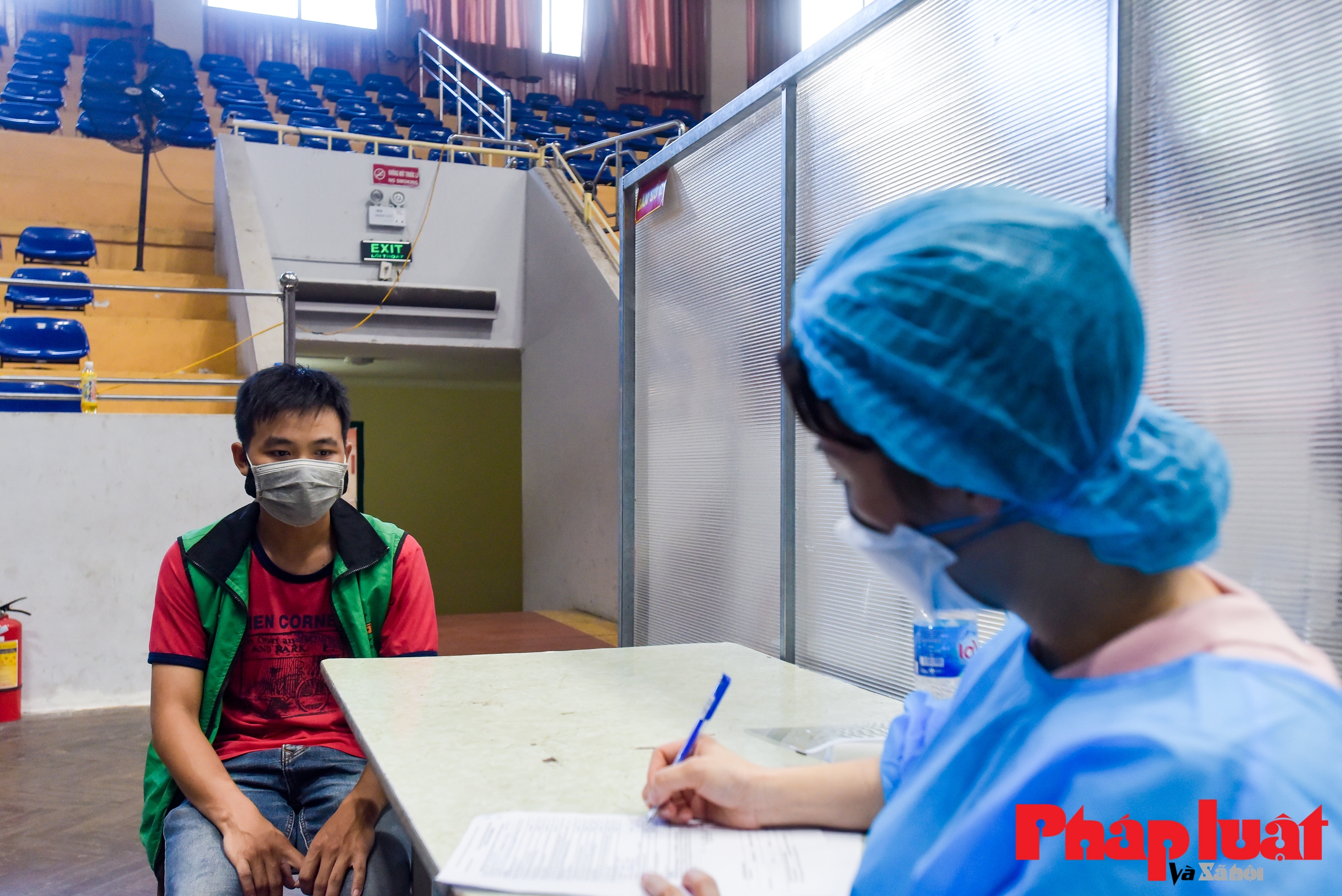 Hà Nội bắt đầu triển khai tiêm vắc xin COVID-19 cho tài xế giao hàng