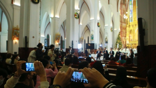 Những hình ảnh xưa nay hiếm tại Nhà thờ lớn Hà Nội trong đêm Giáng sinh