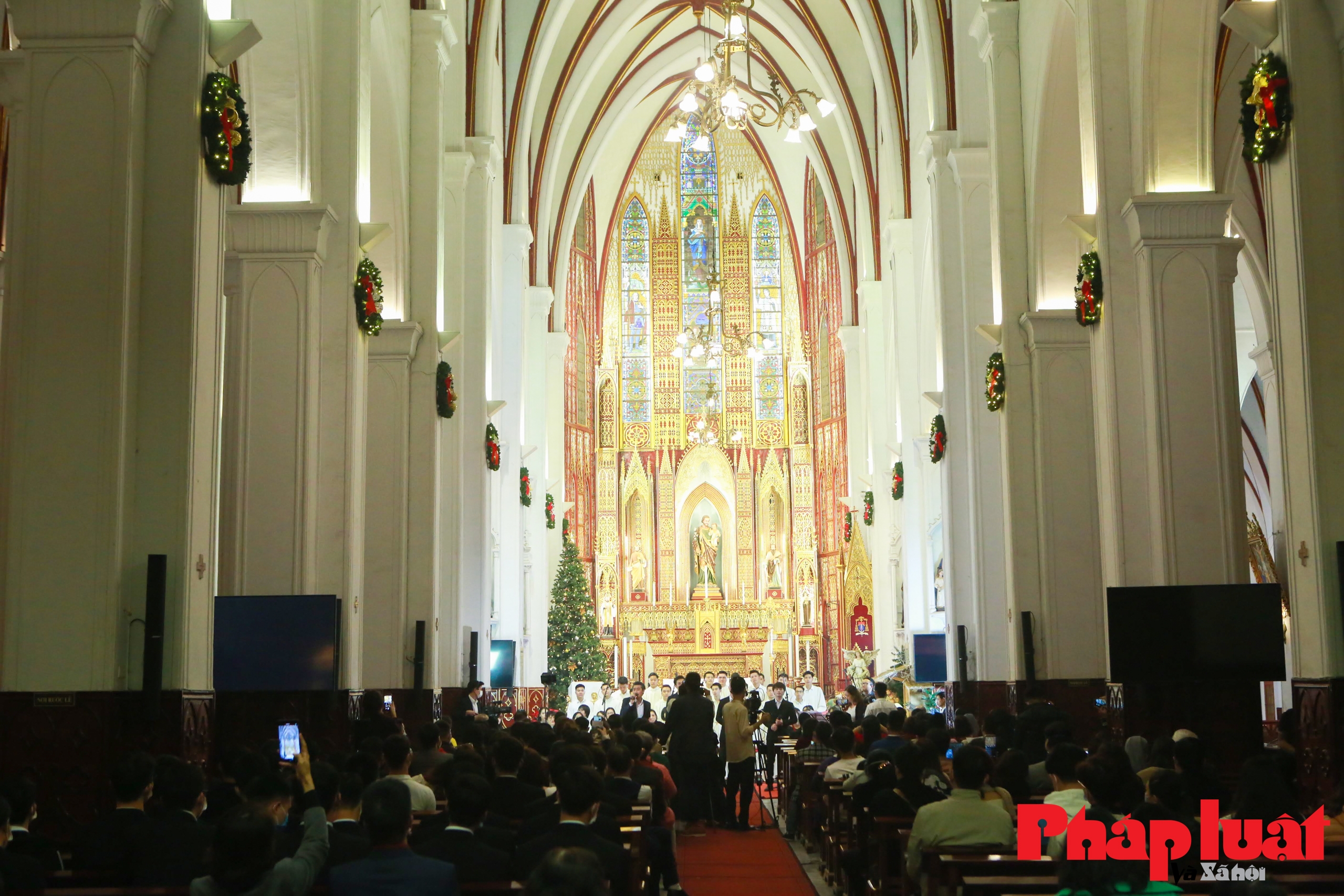 Những hình ảnh xưa nay hiếm tại Nhà thờ lớn Hà Nội trong đêm Giáng sinh