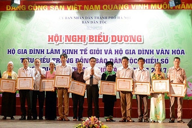 Việc thực hiện đồng bộ, có hiệu quả các chính sách đã góp phần phát triển toàn diện KT-XH vùng đồng bào dân tộc thiểu số (DTTS) của Thủ đô Hà Nội.(ảnh: Văn Biên)