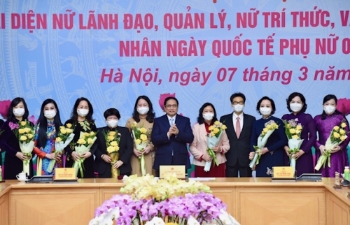 Thủ tướng gặp mặt đại diện nữ lãnh đạo, quản lý, nữ tri thức, văn nghệ sỹ tiêu biểu