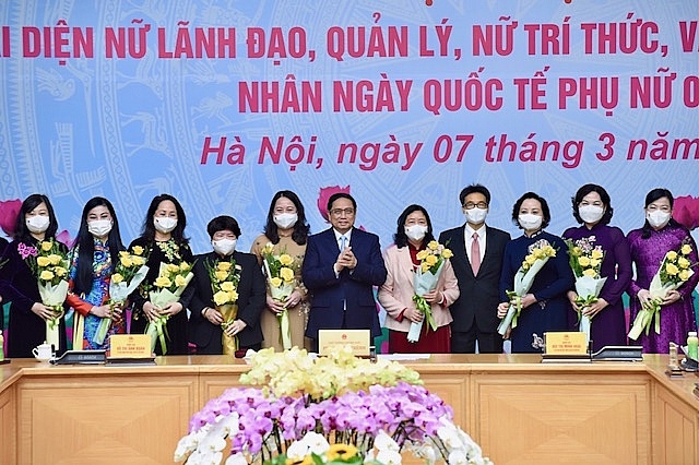 Thủ tướng gặp mặt đại diện nữ lãnh đạo, quản lý, nữ tri thức, văn nghệ sỹ tiêu biểu