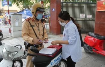 CSGT Hà Nội đẩy mạnh tuyên truyền dịch vụ công trực tuyến trong xử  phạt VPHC
