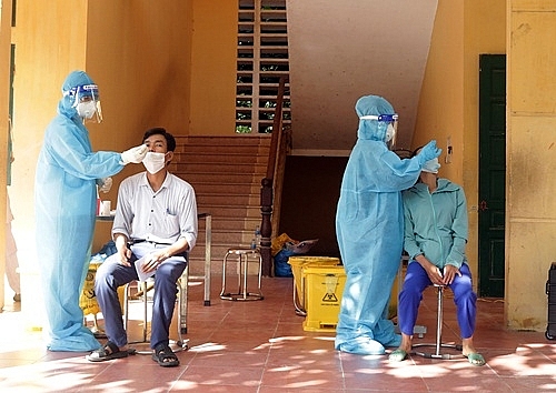 Thực hiện lấy mẫu xét nghiệm trên diện rộng nhằm ngăn chặn những ổ dịch mới phát sinh