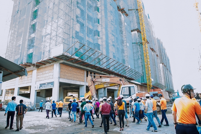 tham quan can ho hoan thien tai him lam phu an