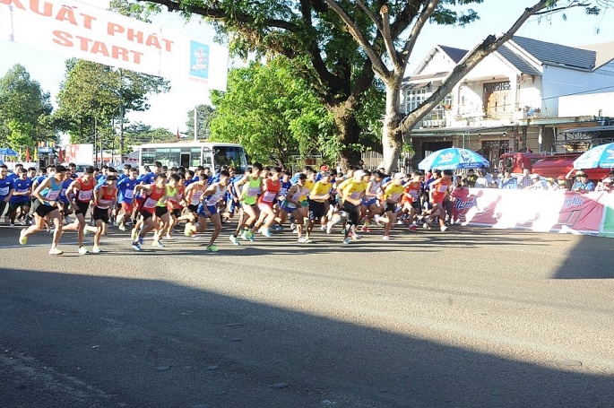 number 1 active dong hanh cung giai viet da leo nui chinh phuc dinh ba ra lan thu 25