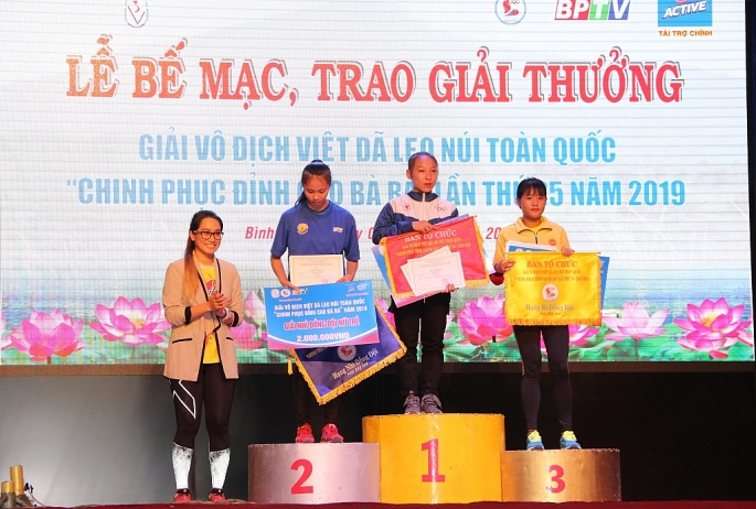 number 1 active dong hanh cung giai viet da leo nui chinh phuc dinh ba ra lan thu 25