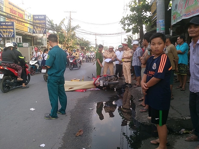 phanh gap tranh phuong tien khac co gai bi xe tai can tu vong