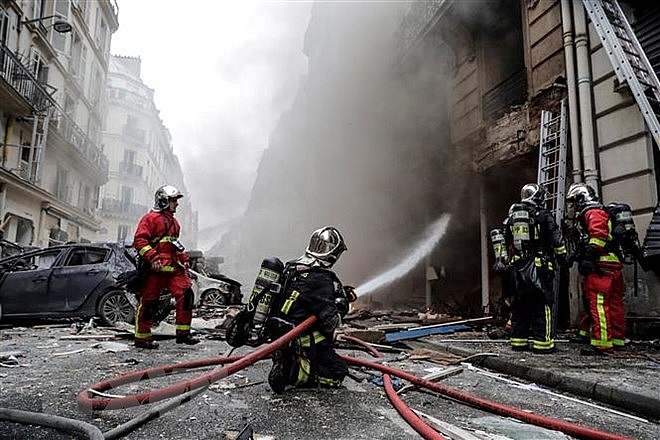 so nguoi thuong vong trong vu no tai paris tang cao