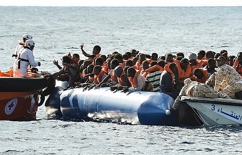 Đắm thuyền trên biển Địa Trung Hải, hơn 100 người mất tích