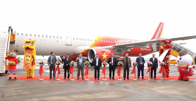 vietjet khai truong duong bay tphcm van don quang ninh