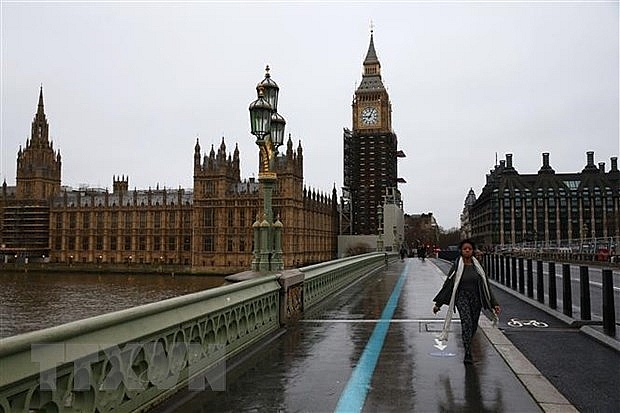 Thủ đô London của Anh vắng vẻ trong những ngày cuối năm. (Ảnh: AFP/TTXVN)