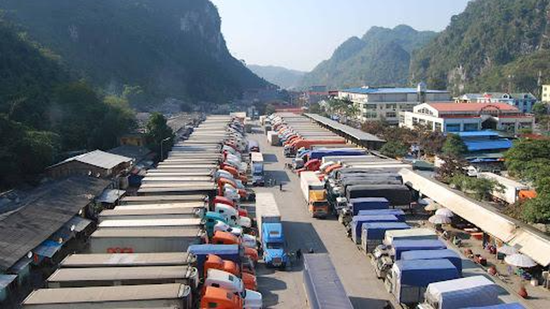 Sớm khắc phục tình trạng ùn tắc hàng hóa tại các cửa khẩu biên giới phía Bắc
