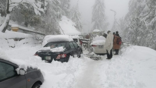 Bão tuyết khiến gần 20 người thiệt mạng do mắc kẹt trong ôtô
