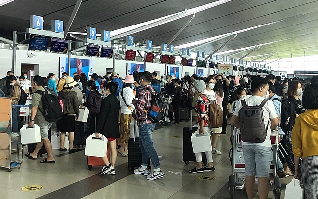 Hạn chế chuyến bay combo để giảm ùn tắc sân bay Nội Bài, Tân Sơn Nhất