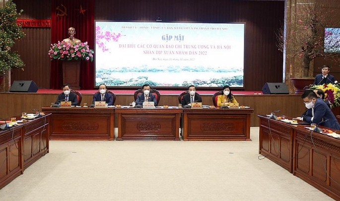 Lãnh đạo Thành ủy, HĐND, UBND, UB MTTQ Việt Nam TP Hà Nội tại buổi gặp mặt