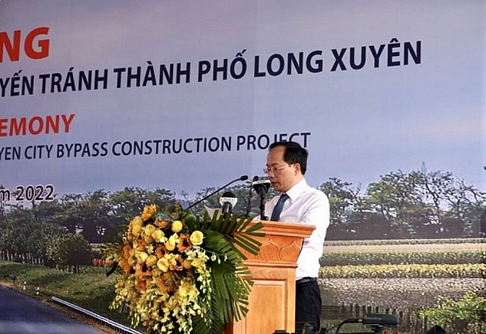 Chủ tịch nước Nguyễn Xuân Phúc dự lễ khởi công tuyến nối Quốc lộ 91 và tuyến tránh thành phố Long Xuyên
