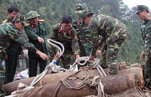 Khắc phục hậu quả bom mìn vật nổ sau chiến tranh