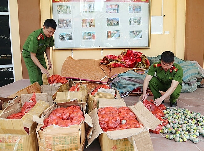 Tăng cường phòng, chống buôn lậu, vận chuyển pháo nổ dịp Tết