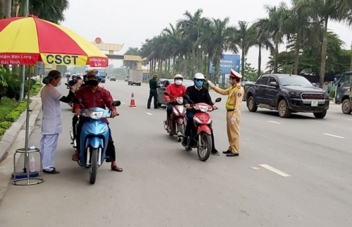 Bảo đảm trật tự, an toàn giao thông gắn với phòng, chống dịch Covid-19 trong dịp Tết