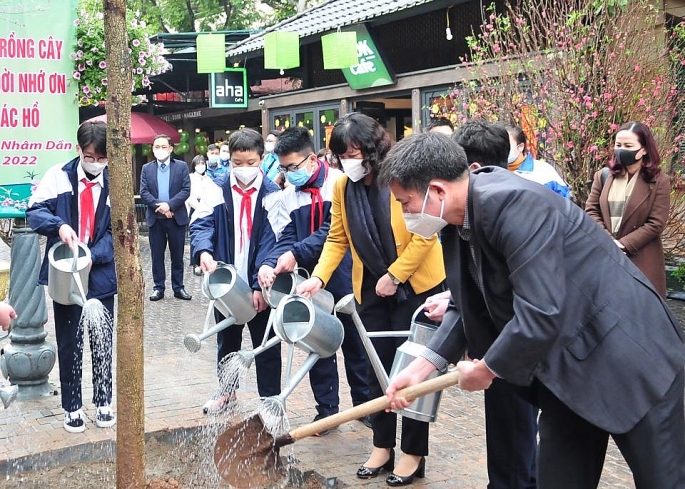 Bí thư Thành ủy Hà Nội phát động Tết trồng cây tại quận Hoàn Kiếm