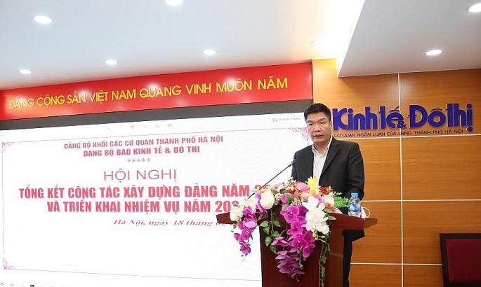 Đại diện Chi bộ Khối Nội dung trình bày tham luận tại hội nghị