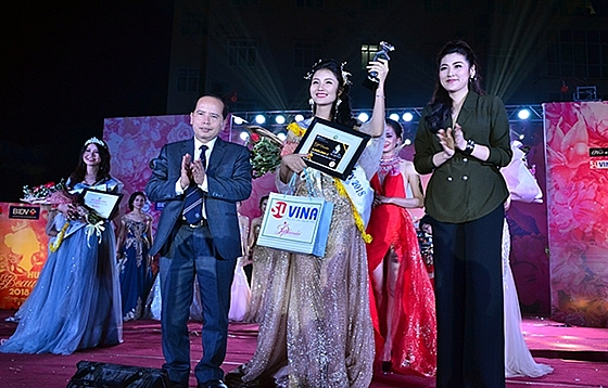 Nữ sinh Đại học TN&MT Hà Nội đăng quang “HUNRE BEAUTY 2018” nu sinh dai hoc tnmt ha noi dang quang hunre beauty 2018