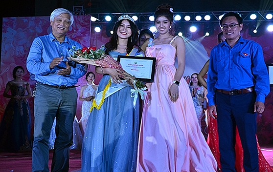 Nữ sinh Đại học TN&MT Hà Nội đăng quang “HUNRE BEAUTY 2018” nu sinh dai hoc tnmt ha noi dang quang hunre beauty 2018